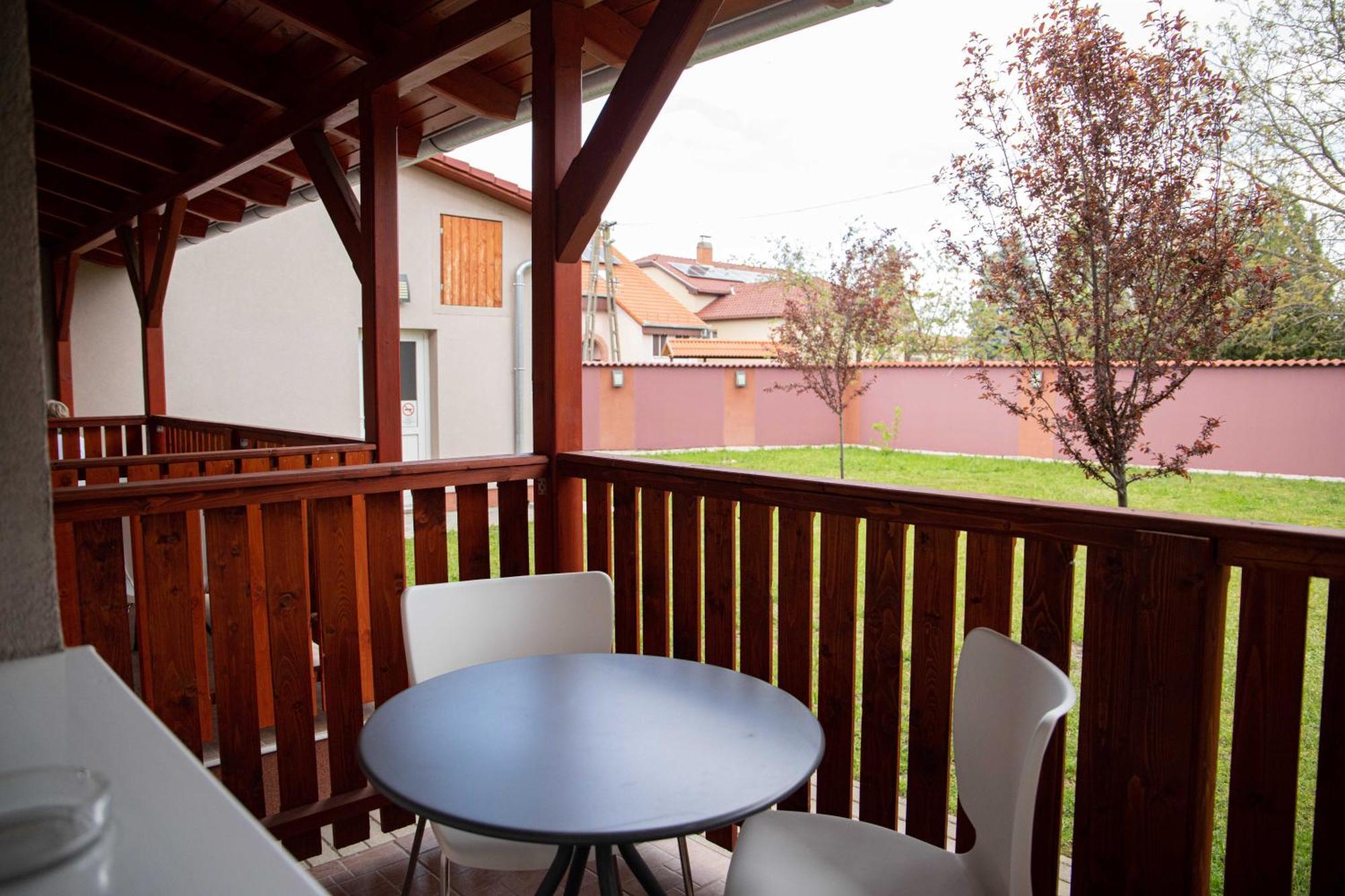 Farkas Villa Apartmanok Mórahalom Exterior foto