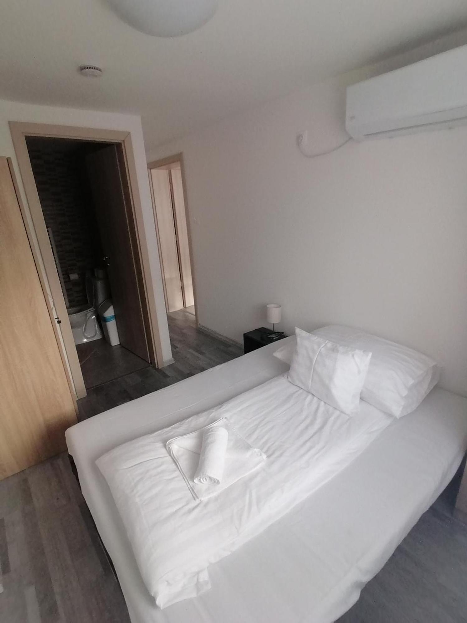 Farkas Villa Apartmanok Mórahalom Cameră foto